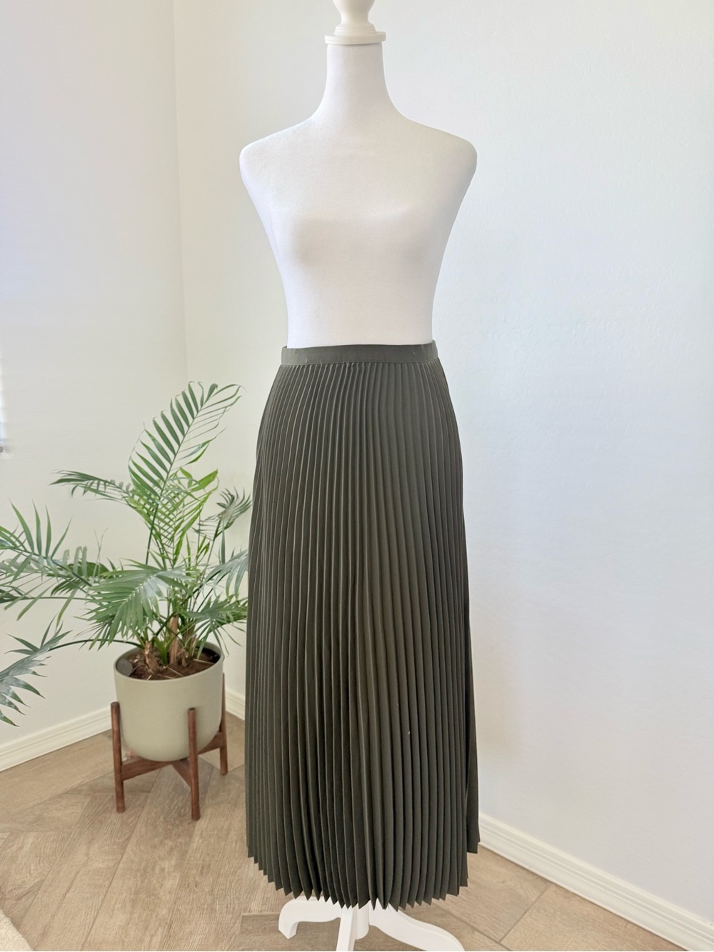 ARITZIA Babaton ACCLAIM SKIRT